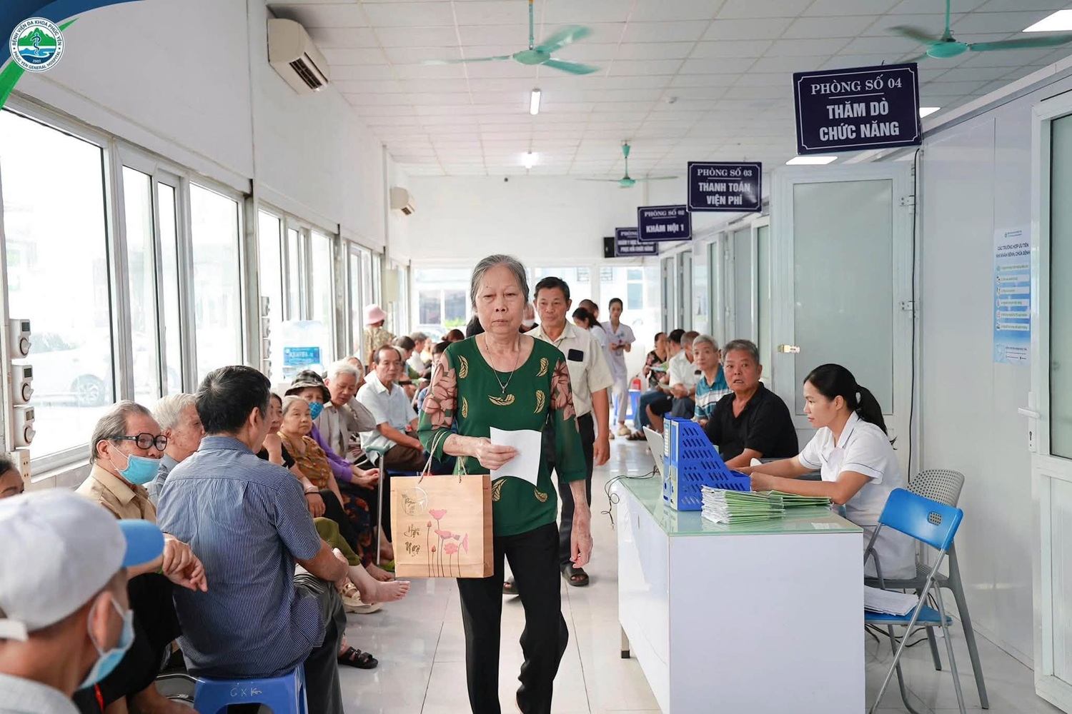 Ngày đầu trở lại sau kỳ nghỉ lễ 2/9: Bệnh viện Đa khoa Phúc Yên nhộn nhịp, sẵn sàng đón người bệnh
