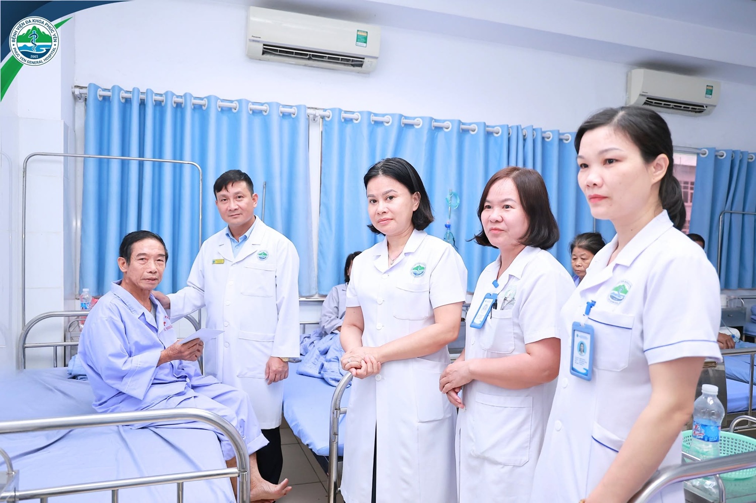 Bệnh viện Đa khoa Phúc Yên thăm hỏi, động viên và trao quà cho thương binh, bệnh binh đang điều trị tại bệnh viện nhân ngày 27/7