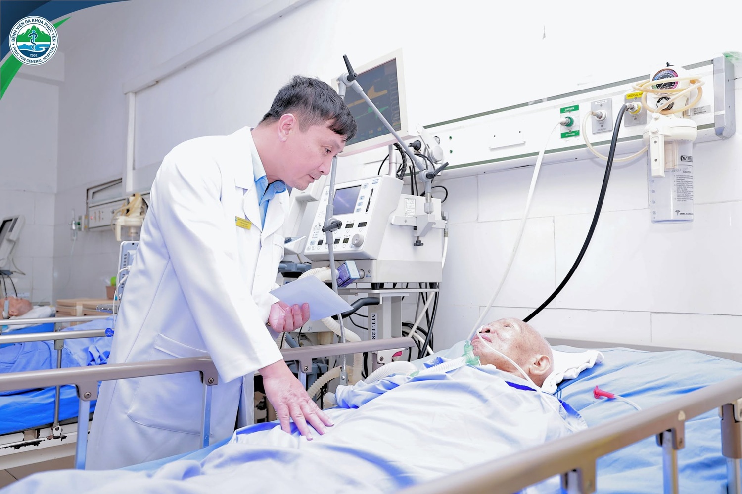 Bệnh viện Đa khoa Phúc Yên thăm hỏi, động viên và trao quà cho thương binh, bệnh binh đang điều trị tại bệnh viện nhân ngày 27/7