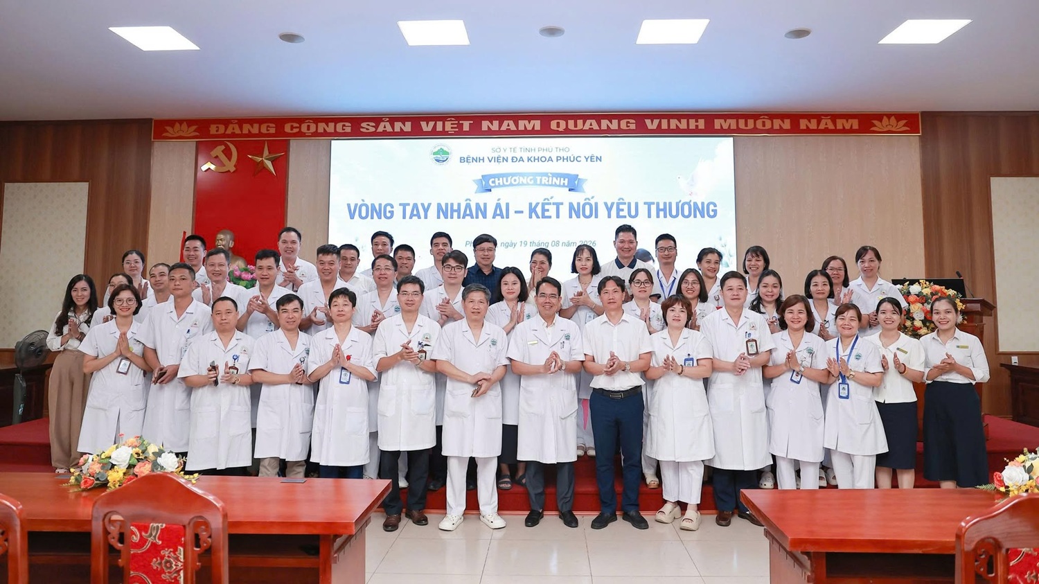 Vòng tay nhân ái – Kết nối yêu thương