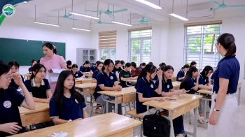 Khám sức khỏe định kỳ cho hơn 1.700 học sinh Trường THPT Mê Linh