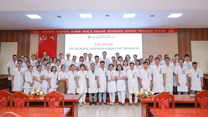 Bệnh viện Đa khoa Phúc Yên tổ chức tập huấn nâng cao kỹ năng cấp cứu cho cán bộ, nhân viên y tế
