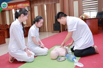 Bệnh viện Đa khoa Phúc Yên tổ chức tập huấn nâng cao kỹ năng cấp cứu cho cán bộ, nhân viên y tế