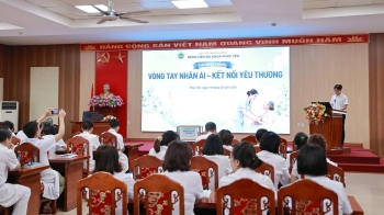 Vòng tay nhân ái – Kết nối yêu thương
